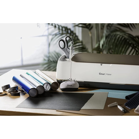 Cricut Maker Champagne + Bundle